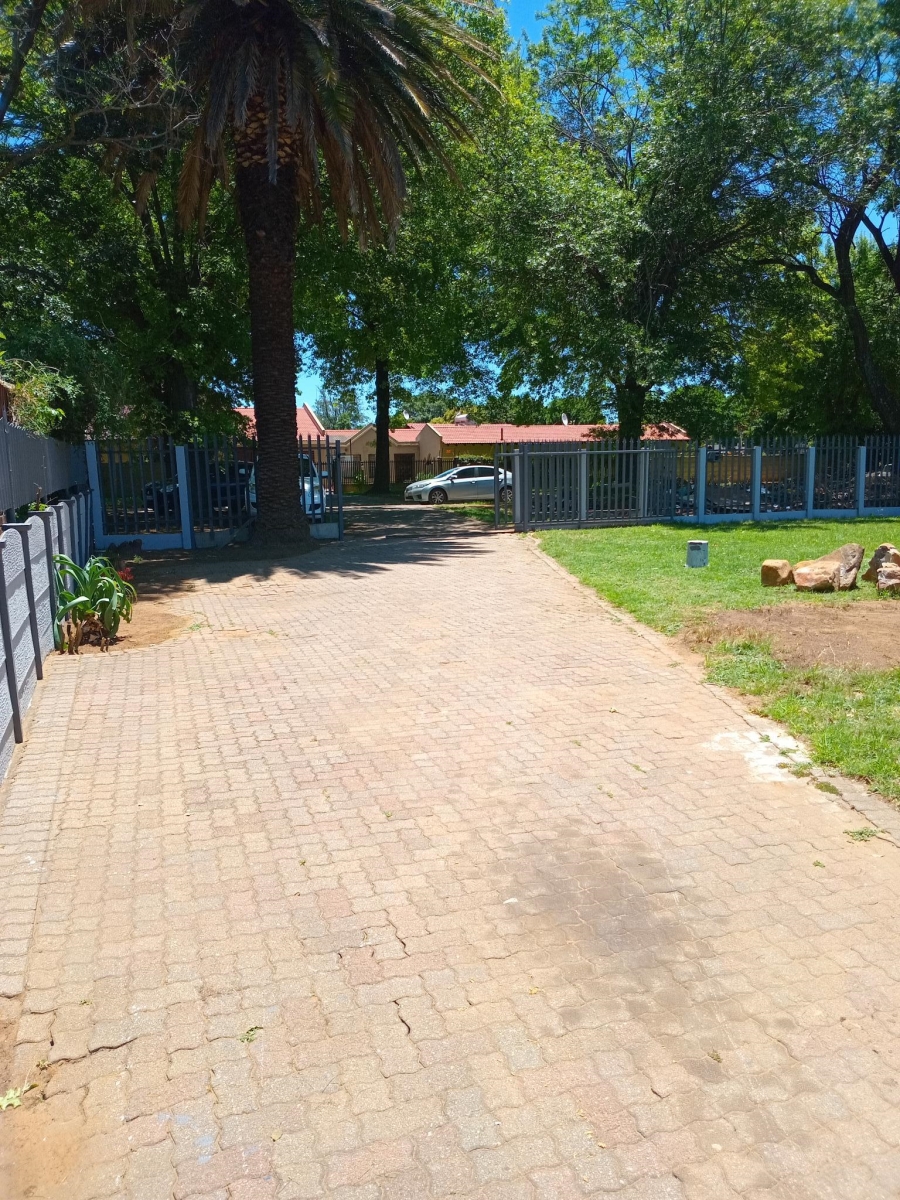 To Let 3 Bedroom Property for Rent in Vaalpark Free State